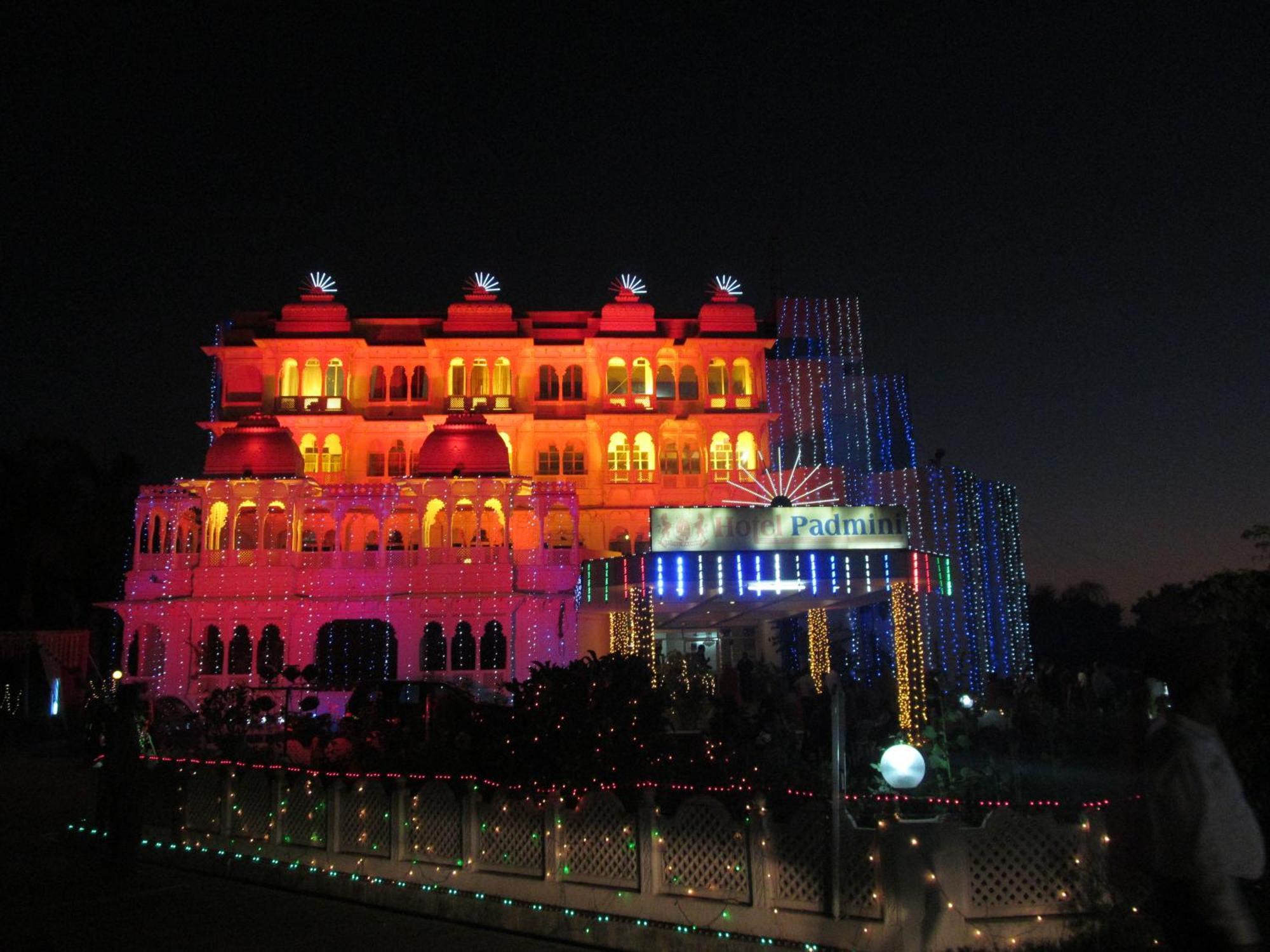 Hotel Padmini Chittorgarh Ngoại thất bức ảnh