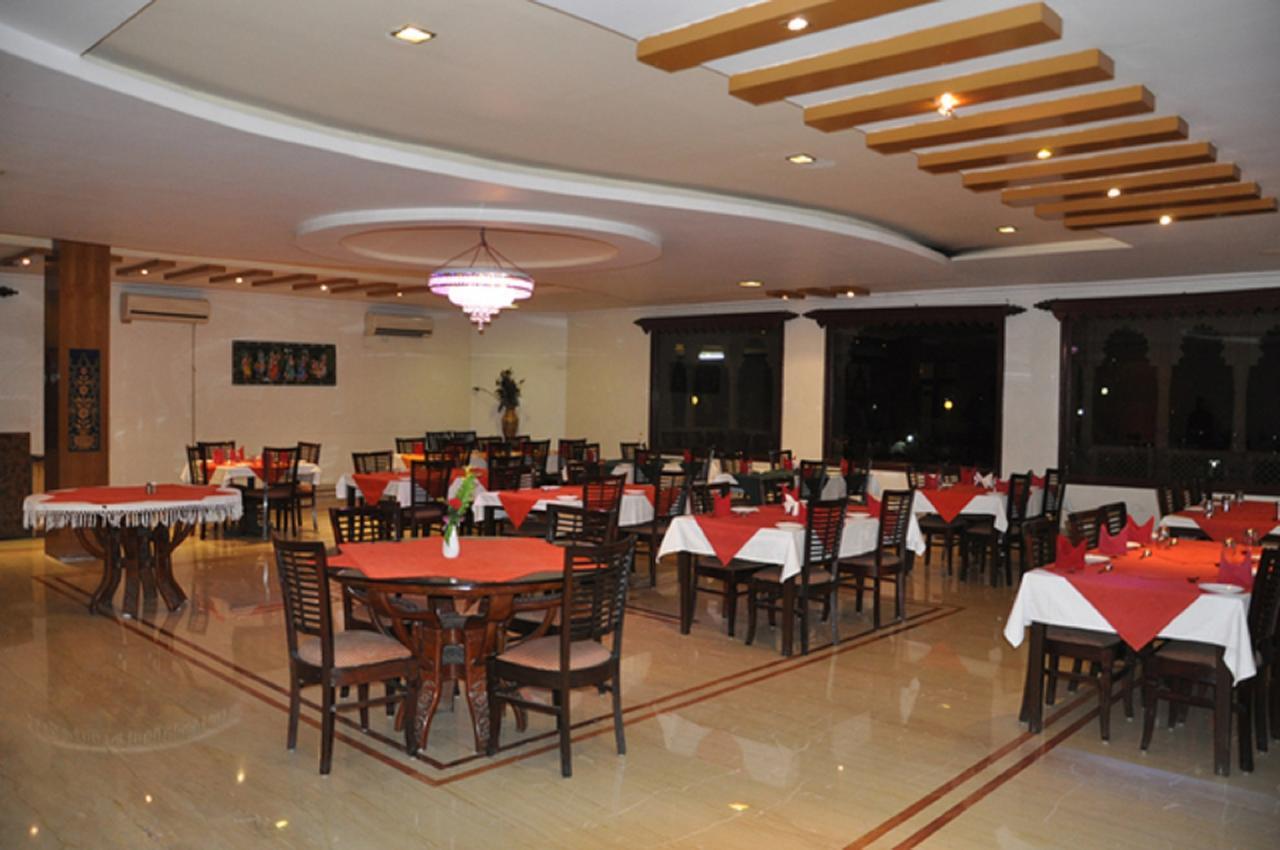 Hotel Padmini Chittorgarh Ngoại thất bức ảnh