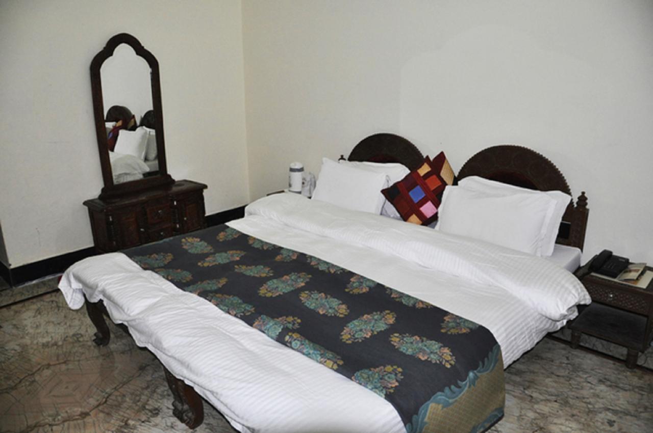 Hotel Padmini Chittorgarh Ngoại thất bức ảnh